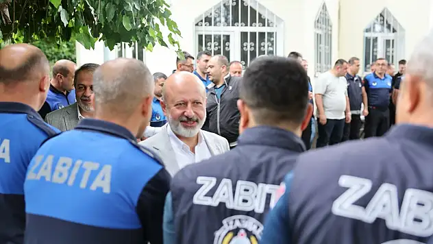 Başkan Çolakbayrakdar Zabıtalar için mesaj yayımladı!