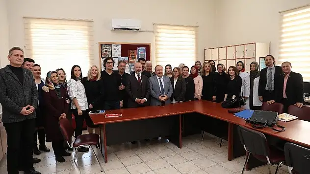 Çolakbayrakdar, 'Çocuklarımız için mutlu olabilecekleri bir şehir inşa ediyoruz'