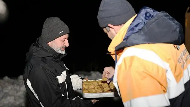 Başkan Çolakbayrakdar'dan kar mesaisi