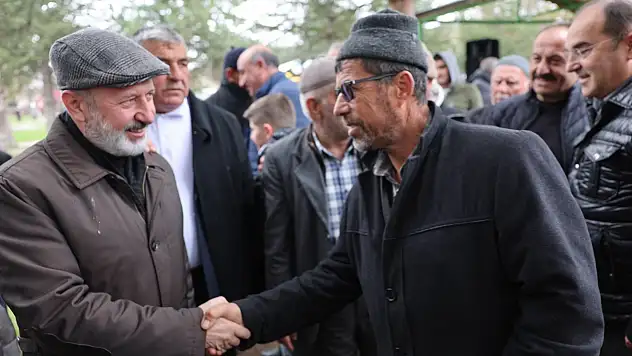 Başkan Çolakbayrakdar'dan kırsala destek!