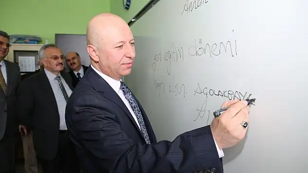 &quotEğitim ve eğitimcinin her zaman yanındayız&quot