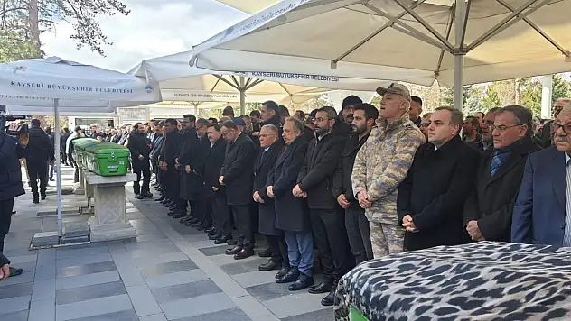 Başkan Çolakbayrakdar'ın babası son yolculuğuna uğurlandı