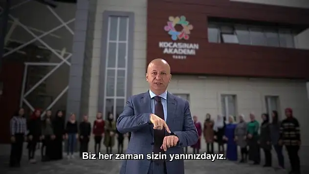 Başkan Çolakbayrakdar işaret dili ile engellilere "Her zaman yanınızdayız" dedi