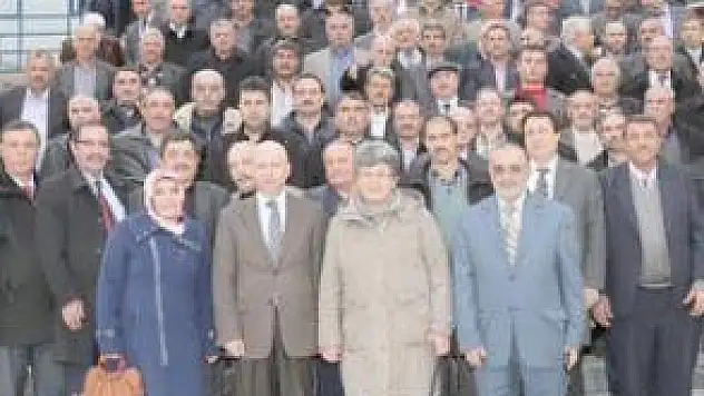 BAŞKAN ÇOLAKBAYRAKDAR MUHTARLARLA TOPLANDI
