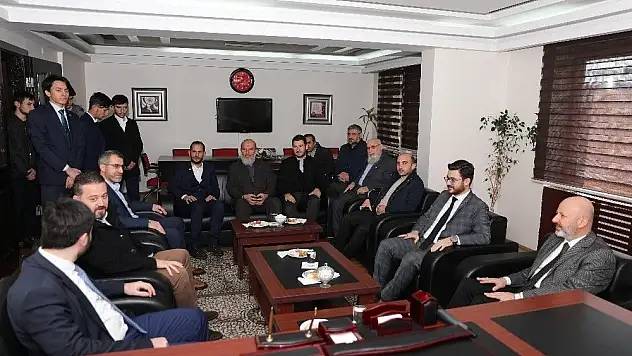 Başkan Çolakbayrakdar Saadet Partisi'ni ziyaret etti