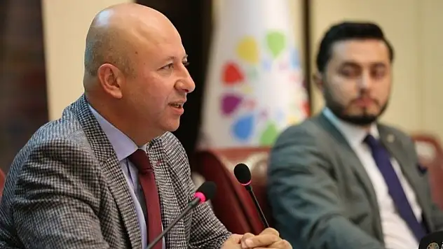 Başkan Çolakbayrakdar, 'Şehrimize güzel bir gençlik merkezi kazandıracağız'
