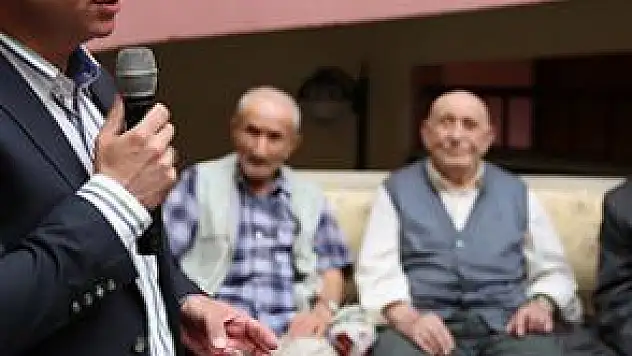 BAŞKAN ÇOLAKBAYRAKDAR YAŞLILARIN HAYIR DUASINI ALDI