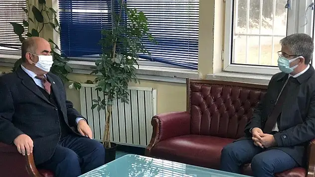 Çopuroğlu ödüllü profesörü ziyaret etti