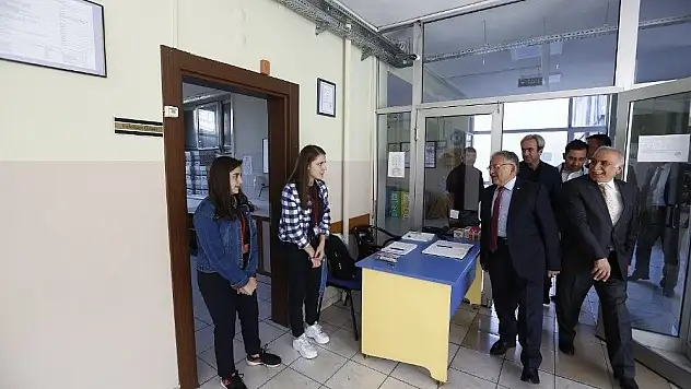 Başkan'dan öğrencilere önemli tavsiyeler
