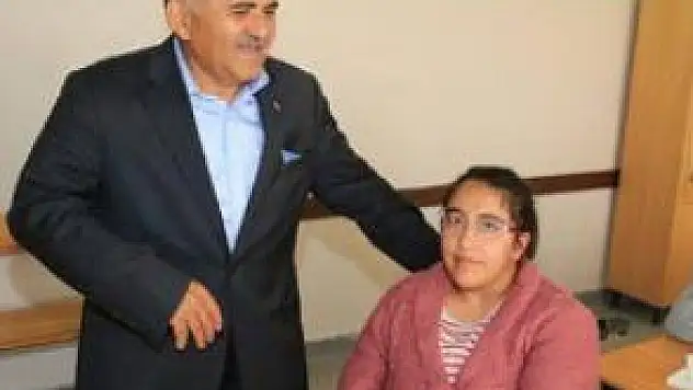 BAŞKAN DR. MEMDUH BÜYÜKKKILIÇ YILDIRIM BEYAZIT ORTAOKULUNU ZİYARET ETTİ