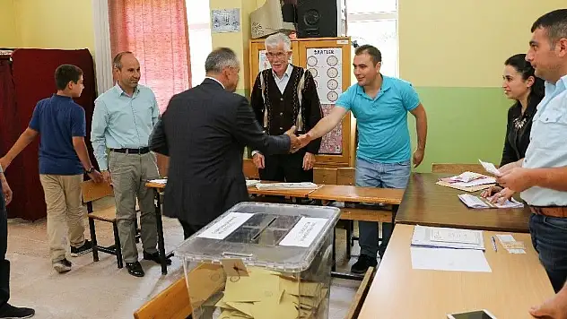 Başkan Esat Öztürk oyunu kullandı