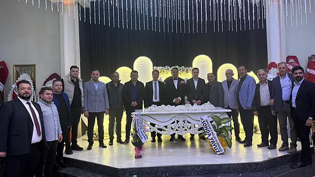 Başkan genç çiftlerin en mutlu gününe ortak oldu