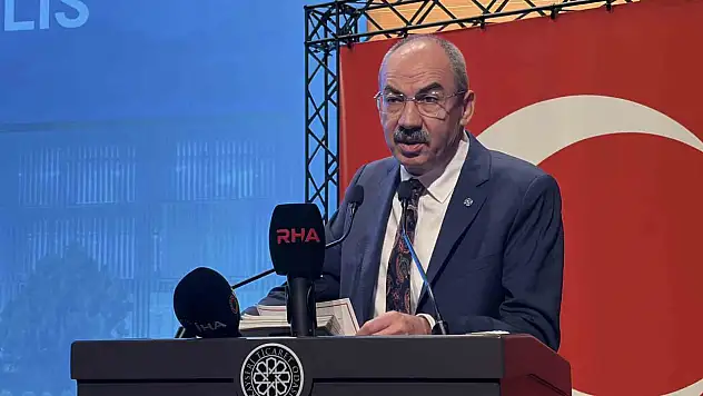 Gülsoy'dan uyarı: Dünya yeni bir dönüşüm sürecinde