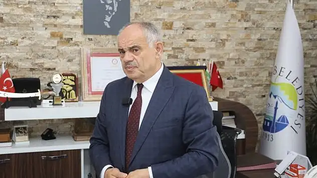 Başkan hiç beklemiyordu! Belediyede O ismi görünce hemen ayağa kalktı!