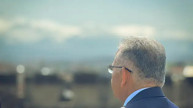 Başkan kale surlarından mesaj verdi