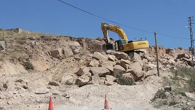 Başkan Karayol yol genişletme çalışmalarını yerinde inceledi