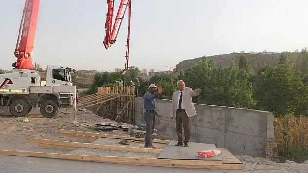 Başkan Karayol yol yapım çalışmalarını yerinde inceledi