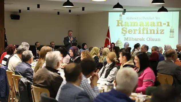Başkan, meclis üyeleri ve aileleri ile iftar yaptı