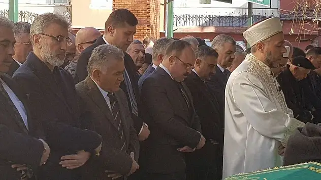 Başkan Memduh Büyükkılıç'ın eniştesi son yolculuğuna uğurlandı
