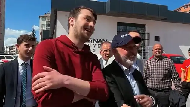 Başkan nazik daveti geri çevirmedi...