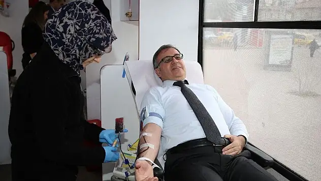 Başkan Özdoğan'dan Kızılay'a destek
