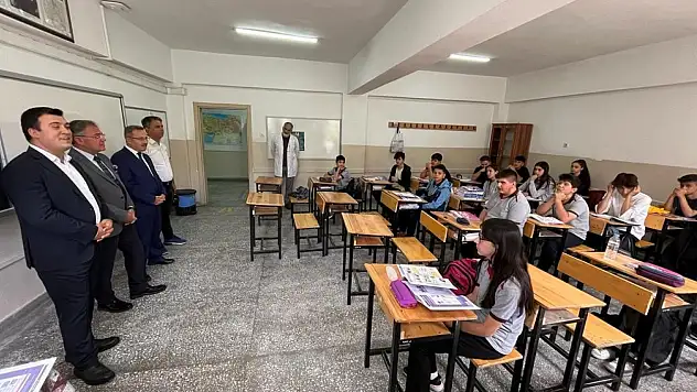 Başkan Özdoğan, öğrencileri ziyaret etti