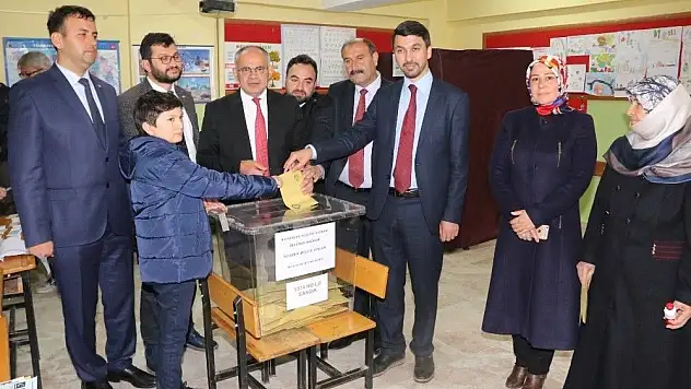 Başkan Öztürk oyunu kullandı