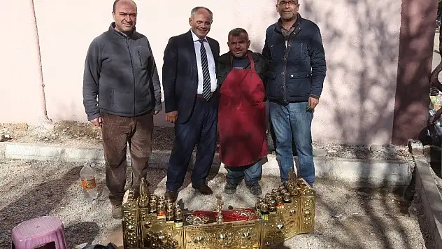 Başkan Öztürk'ten Kandil hediyesbi
