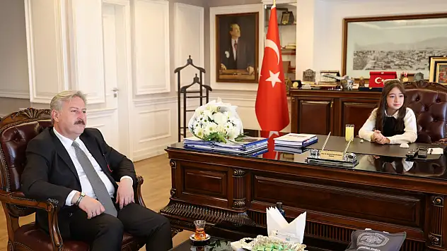 Küçük Toprak makam koltuğunda!