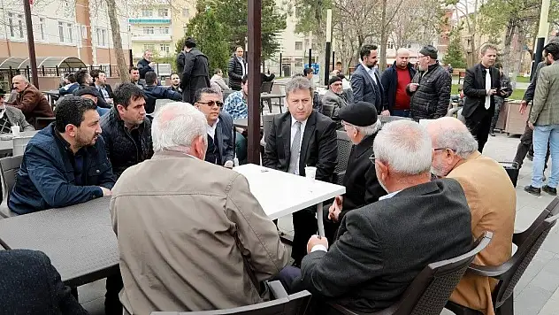 Başkan Palancıoğlu'ndan vatandaşlara ikram
