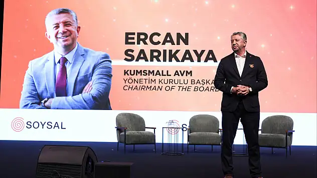 Başkan Sarıkaya İstanbul'da Kumsmall'ı anlattı