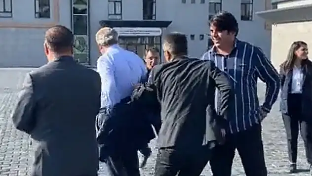 Ceketi, kravatı çıkarttı bakın ne yaptı!