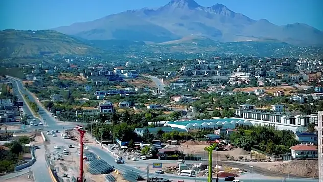 Başkan tarih verdi: Kayseri trafiğini rahatlatacak kavşak ne zaman açılacak