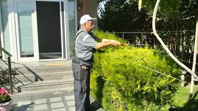 Başkan tulumu giydi!
