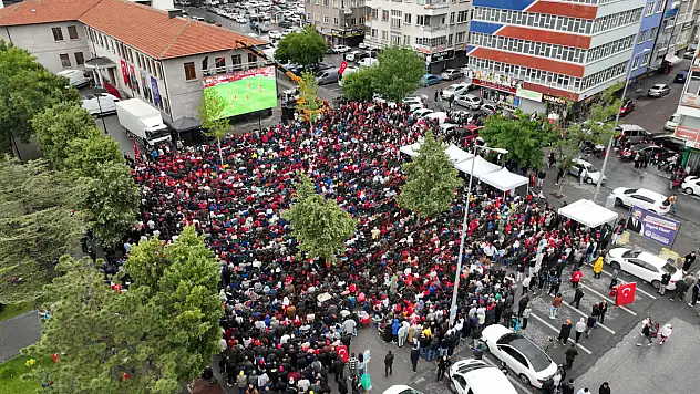 Melikgazi'de milli heyecan sokağa taştı