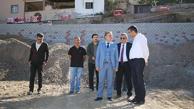 Başkan Vekili Özdoğan, Okul Alanında İncelemelerde Bulundu
