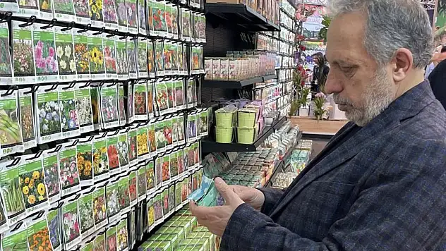 Başkan Yalçın Almanya'da çiçek seçti!