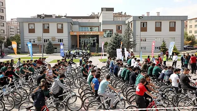 Başkan Yalçın, 'Bisiklet, insan yaratılışına en uygun araç'