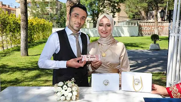 Talas'ta anlamlı nikah hediyesi!