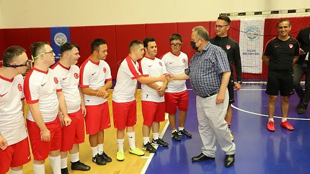Başkan Yalçın'dan futsal milli takımına tam destek