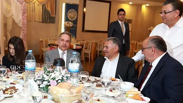 Başkan Yalçın'dan Gazetecilere ve Ailelerine İftar
