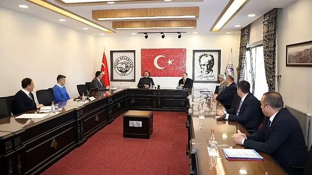 Başkan Yalçın'dan Genel Başkan Yardımcısı Özhaseki'ye proje sunumu
