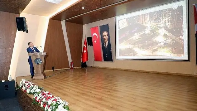 Başkan Yalçın'dan meclis üyelerine sunum