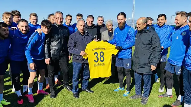 Başkan Yalçın kampı ziyaret etti