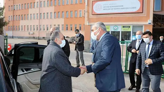 Başkan Yalçın, öğrencilere kapı açacak 3 kuralı anlattı!