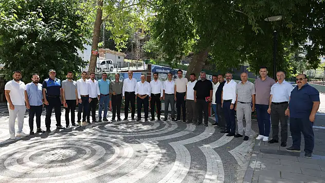 Kimse bunu beklemiyordu! Başkan o ismi altınla ödüllendirdi