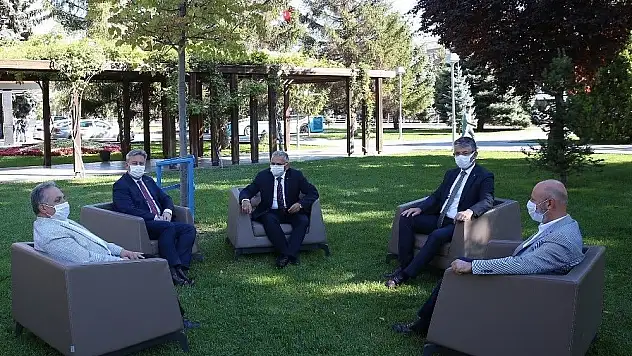 Başkanlardan açık havada koronavirüs ile mücadele toplantısı
