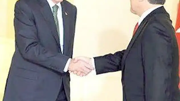 'BAŞKENT KAYNIYOR: ABDULLAH GÜL,  AKP'NİN BAŞINA GEÇMEK İSTİYOR!
