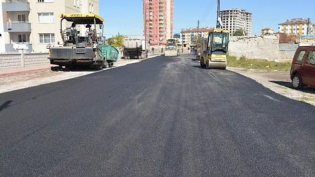 Battalgazi mahallesinde yollara 5 bin 200 ton asfalt serildi