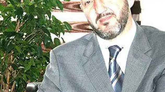 'BAYRAK İNDİRENLERDEN HESAP SORULSUN'